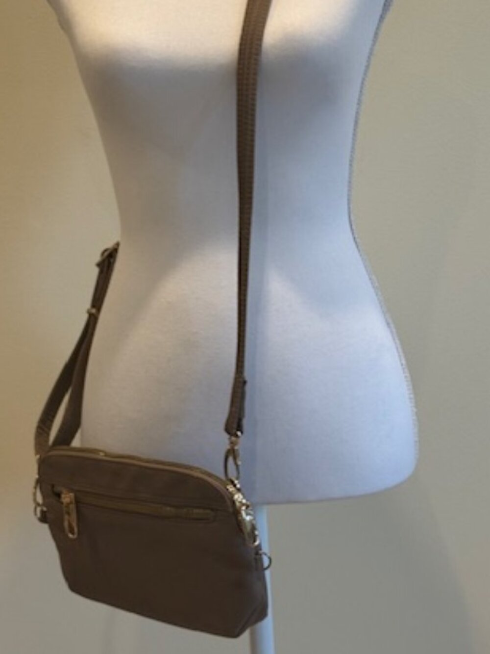 Travelon Anti-Theft Classic Convertible Crossbody & Waist Pack Tan